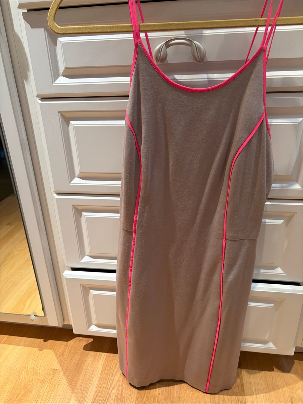 Trina Turk Taupe Slip Dress with Hot Pink Piping New like 🙌🏻